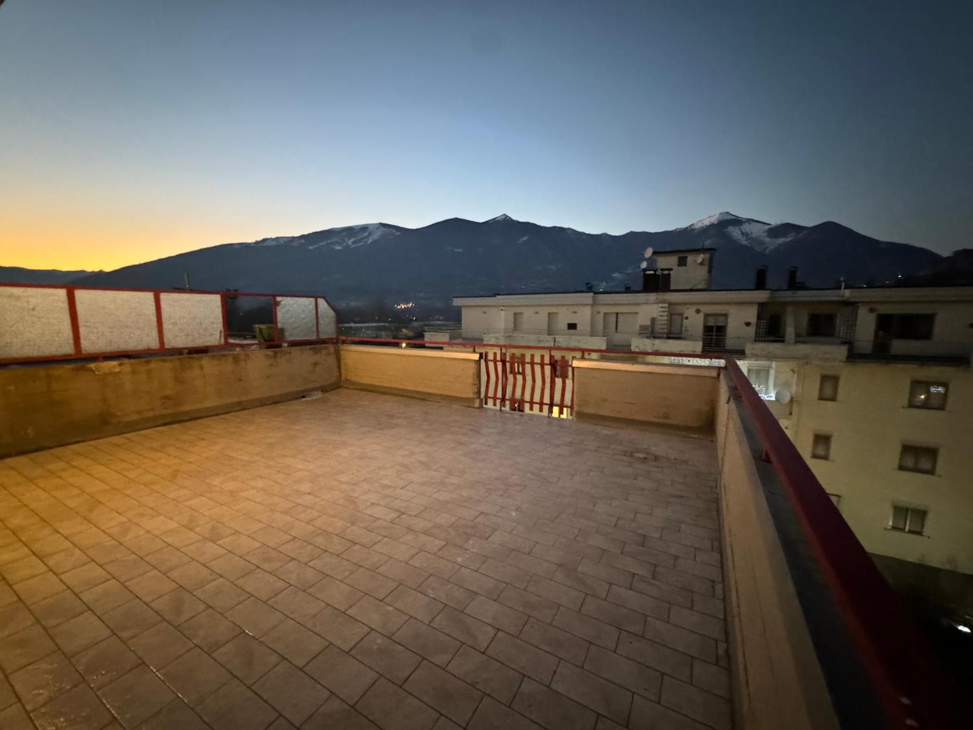 Attico - Terrazza Su Castello Apartment Castel Di Sangro Exterior foto